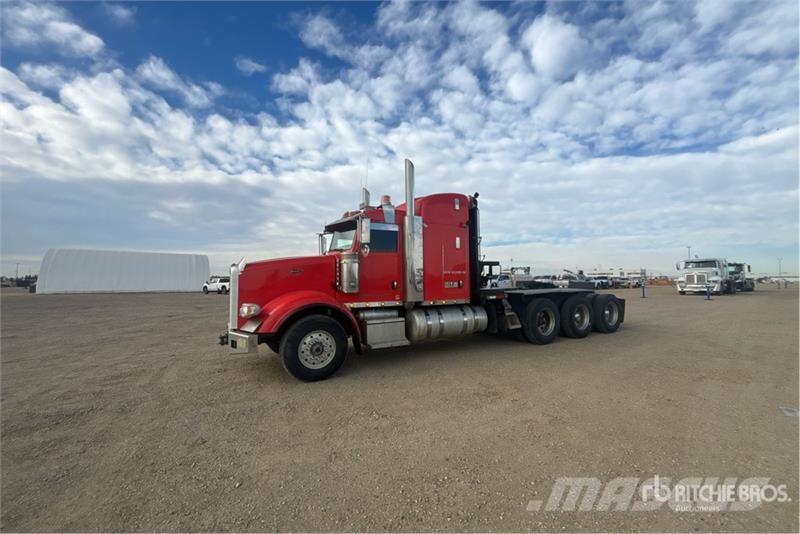 Peterbilt 367 8x6 Sleeper Winch Truck Evakuators ar manipulatoru