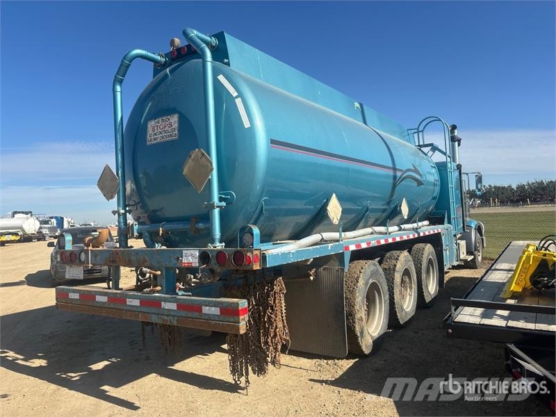 Peterbilt 367 8x6 Sleeper Water Truck (Inoperable) Wassertanker