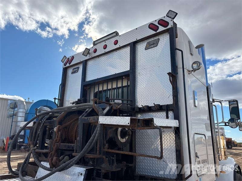 Peterbilt 367 8x6 Sleeper Winch Truck Vehículos de reciclaje