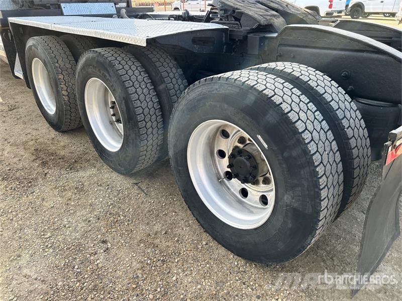 Peterbilt 367 8x6 Sleeper Winch Truck Bergungsfahrzeuge