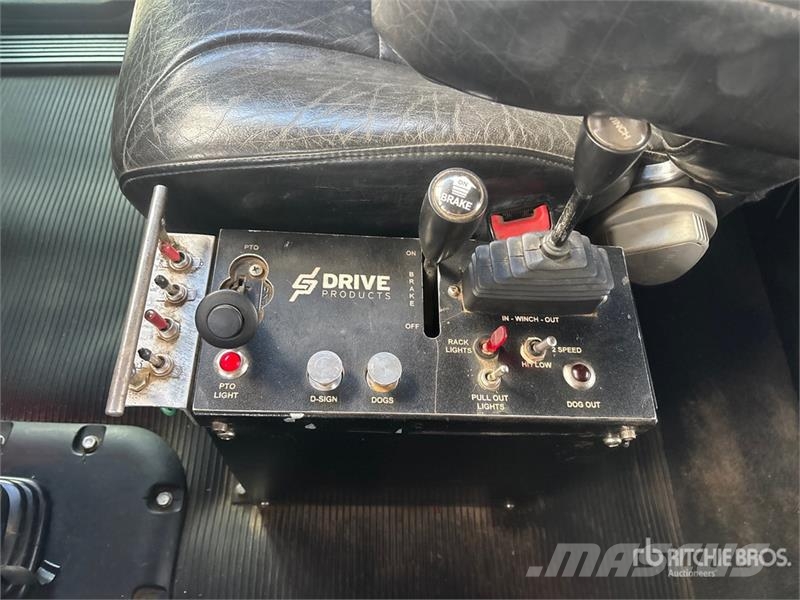 Peterbilt 367 8x6 Sleeper Winch Truck Evakuators ar manipulatoru