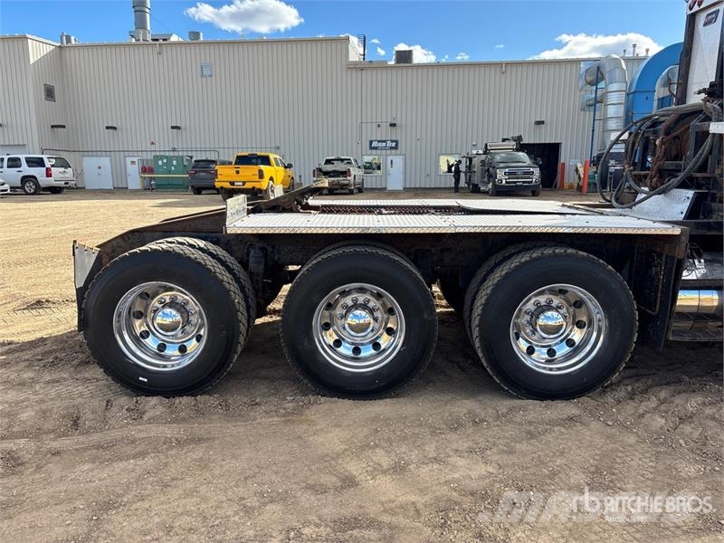 Peterbilt 367 8x6 Sleeper Winch Truck Vehículos de reciclaje