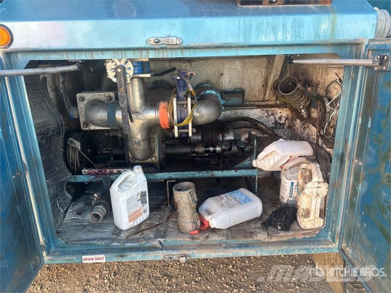 Peterbilt 367 8x6 Sleeper Water Truck (Inoperable) Wassertanker