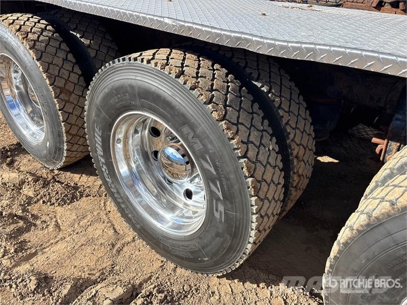 Peterbilt 367 8x6 Sleeper Winch Truck Vehículos de reciclaje