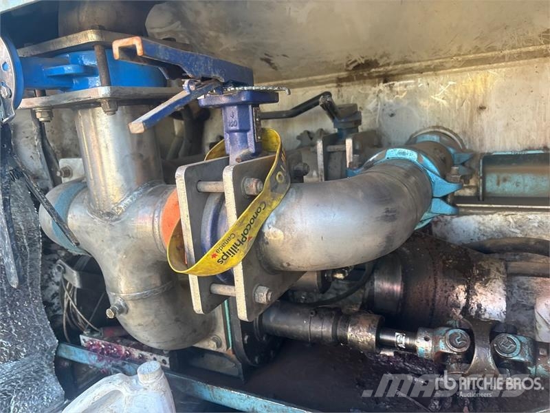 Peterbilt 367 8x6 Sleeper Water Truck (Inoperable) Wassertanker