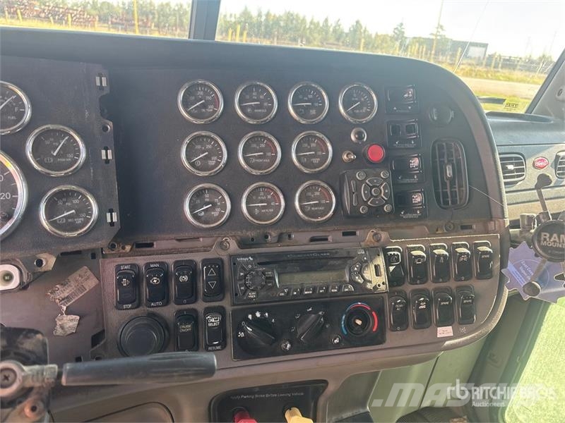 Peterbilt 367 8x6 Sleeper Water Truck (Inoperable) Wassertanker