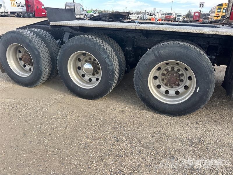 Peterbilt 367 8x6 Sleeper Winch Truck Evakuators ar manipulatoru