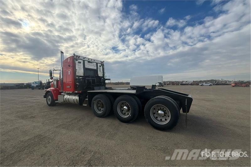Peterbilt 367 8x6 Sleeper Winch Truck Evakuators ar manipulatoru