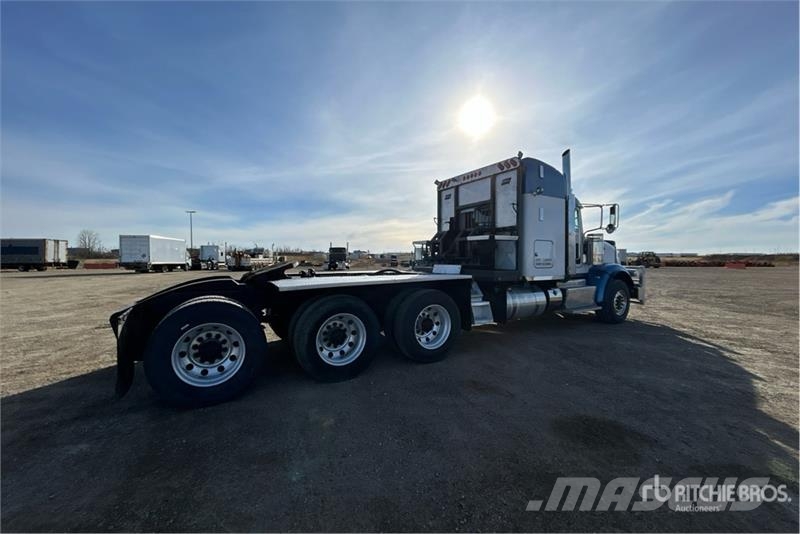 Peterbilt 367 8x6 Sleeper Winch Truck Bergungsfahrzeuge