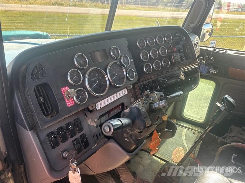 Peterbilt 367 8x6 Sleeper Water Truck (Inoperable) Wassertanker