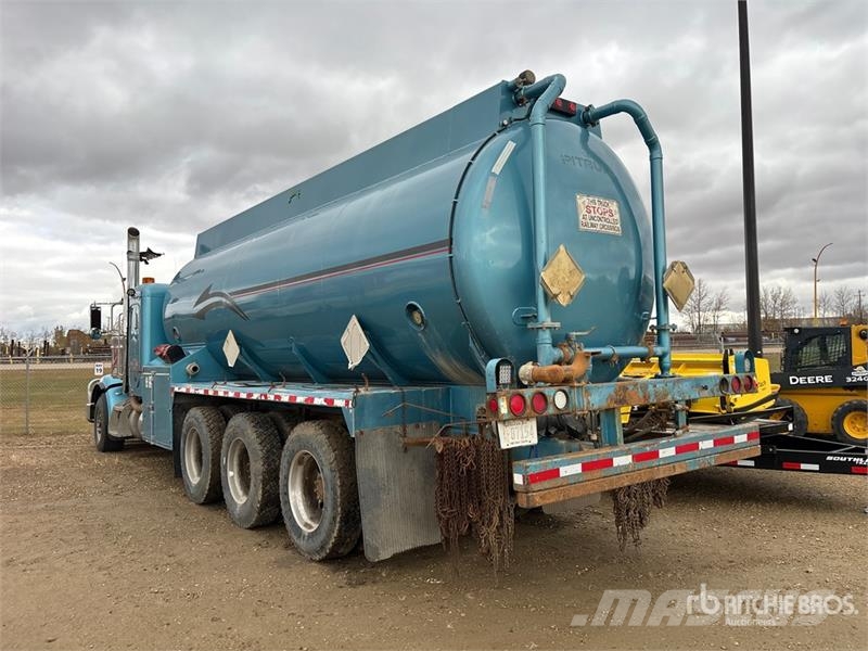 Peterbilt 367 8x6 Sleeper Water Truck (Inoperable) Kamioni za vodu