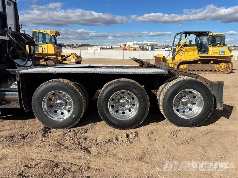 Peterbilt 367 8x6 Sleeper Winch Truck Vehículos de reciclaje