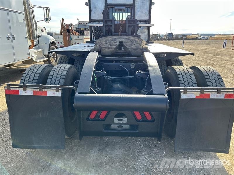 Peterbilt 367 8x6 Sleeper Winch Truck Bergungsfahrzeuge