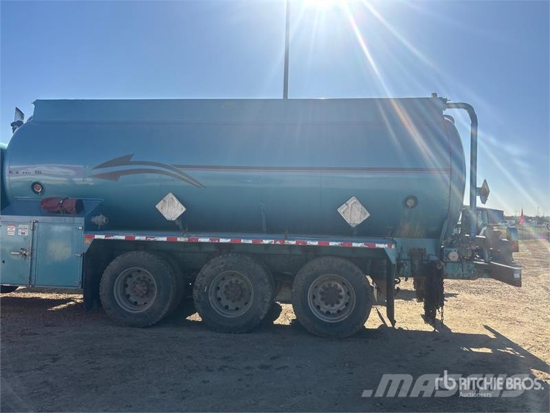 Peterbilt 367 8x6 Sleeper Water Truck (Inoperable) Wassertanker