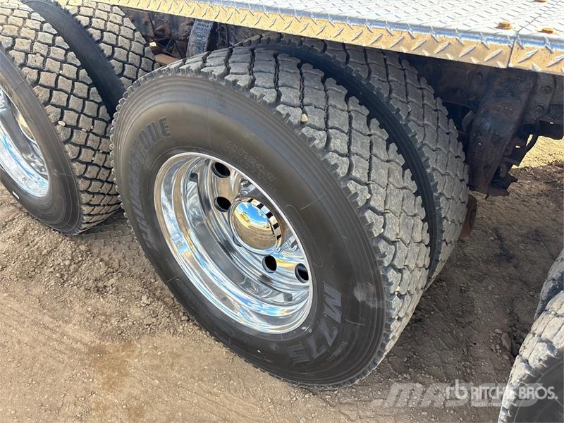 Peterbilt 367 8x6 Sleeper Winch Truck Vehículos de reciclaje