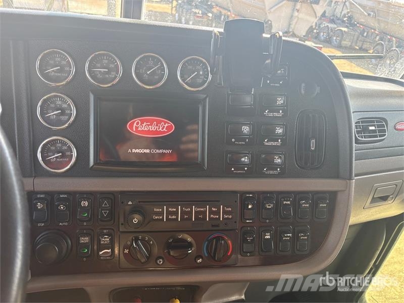 Peterbilt 367 8x6 Sleeper Winch Truck Vlečna vozila za tovornjake