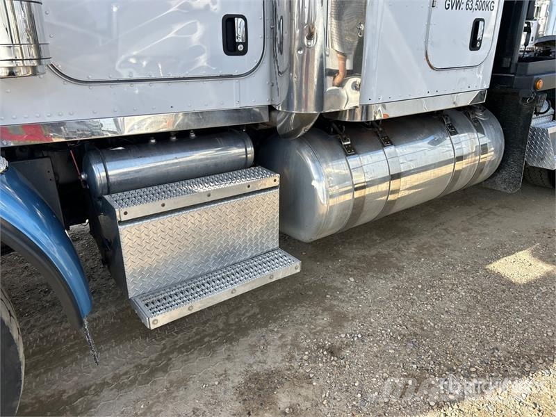 Peterbilt 367 8x6 Sleeper Winch Truck Bergungsfahrzeuge