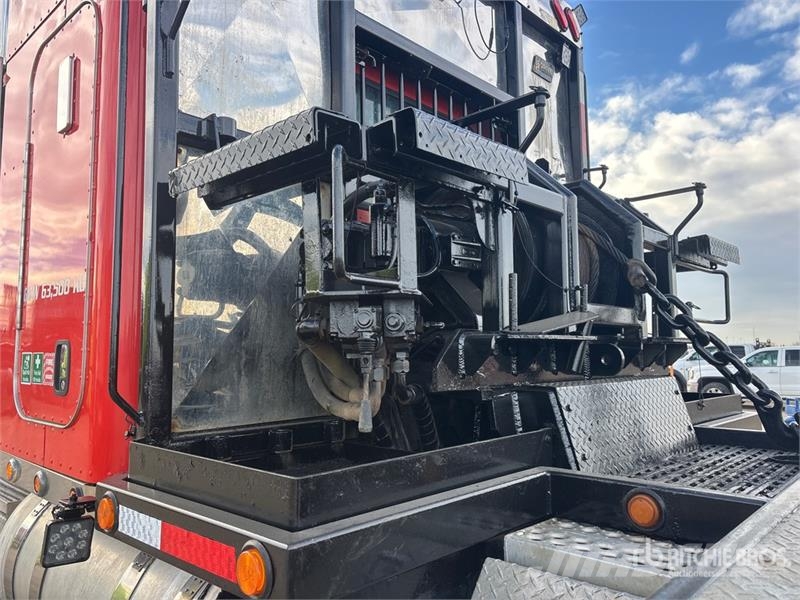 Peterbilt 367 8x6 Sleeper Winch Truck Evakuators ar manipulatoru