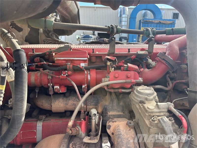 Peterbilt 367 8x6 Sleeper Winch Truck Vehículos de reciclaje
