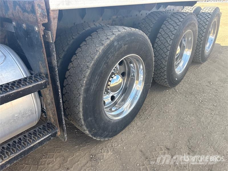 Peterbilt 367 8x6 Sleeper Winch Truck Vlečna vozila za tovornjake