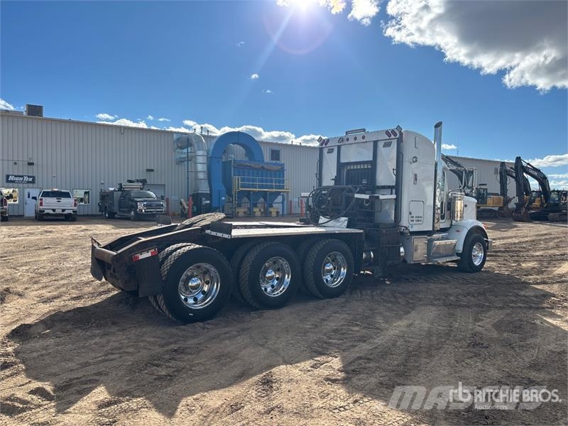 Peterbilt 367 8x6 Sleeper Winch Truck Vehículos de reciclaje