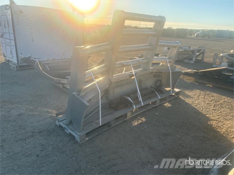Peterbilt 367 Roo Bumper - Fits Truck معدات النقل - غير ذلك