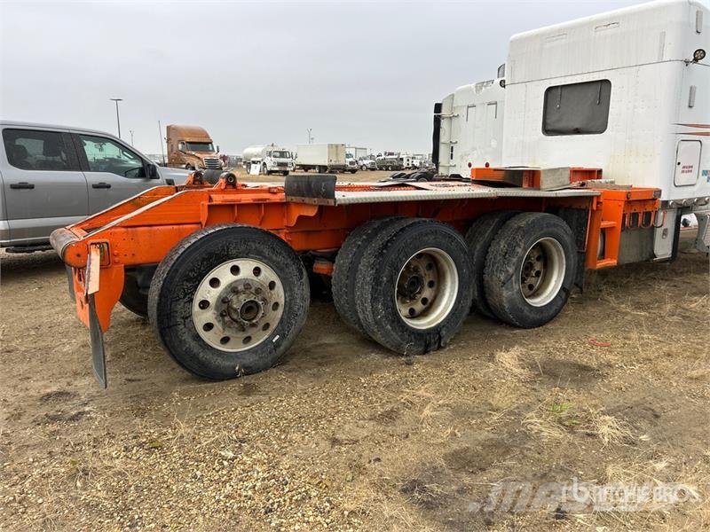 Peterbilt 367 Sleeper Cab and Chassis (Inoperable) Cabine en interieur