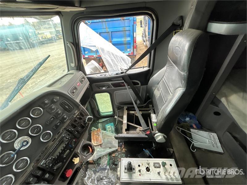 Peterbilt 367 Sleeper Cab and Chassis (Inoperable) Kabine i unutrašnjost