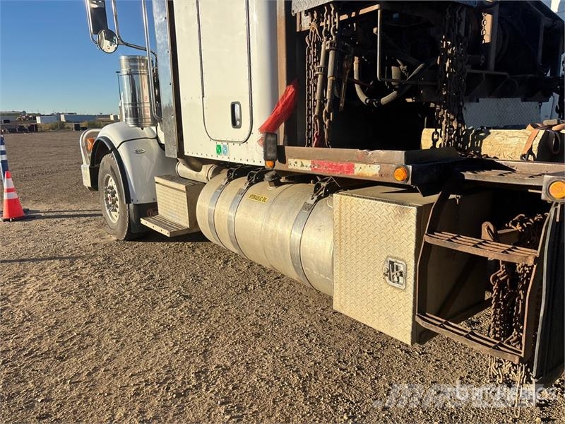 Peterbilt 367 T/A Sleeper Winch Truck Vyprošťovací vozidla