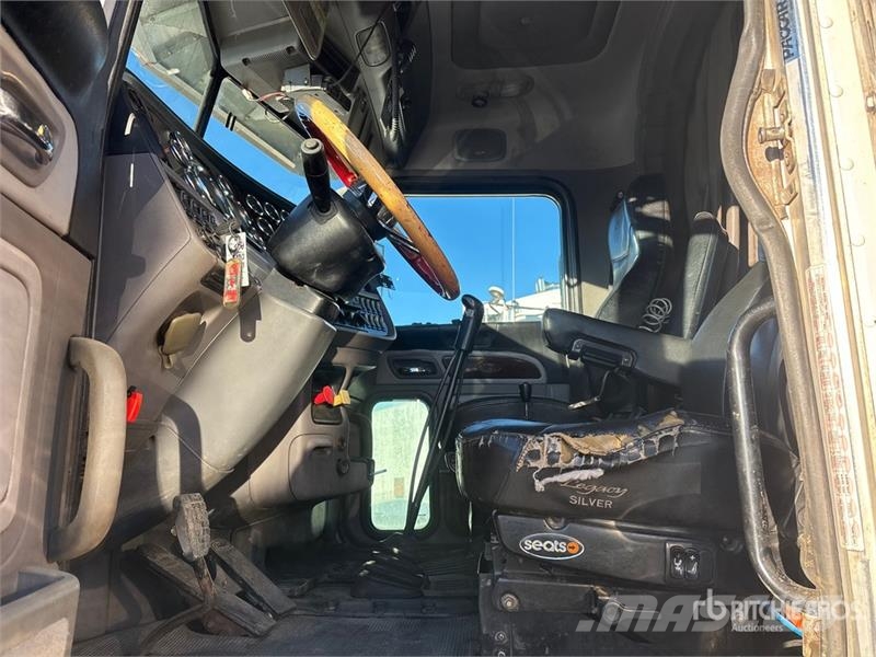 Peterbilt 367 T/A Sleeper Winch Truck Vyprošťovací vozidla