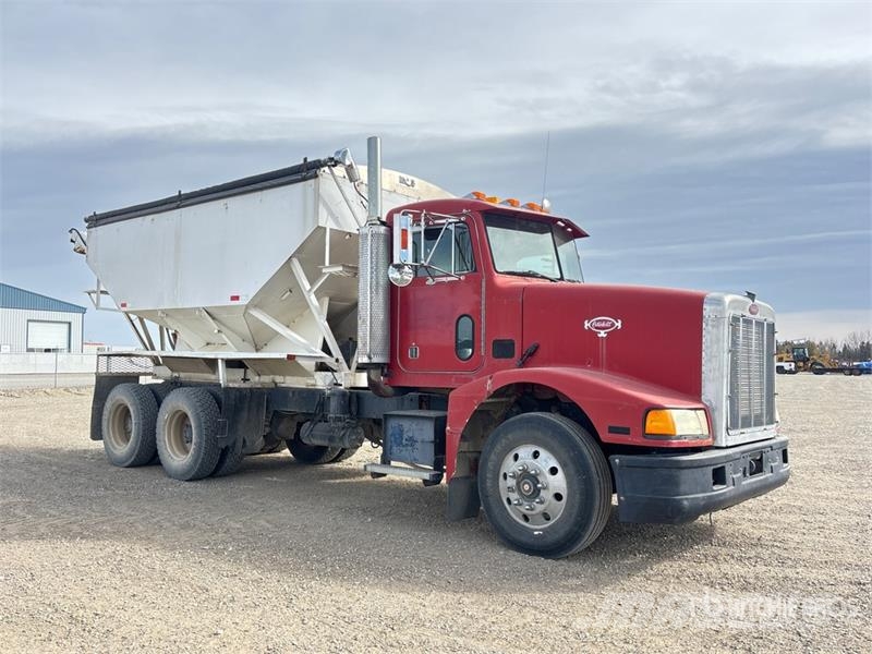 Peterbilt 377 Tender Truck Landbrugs / kornlastbiler