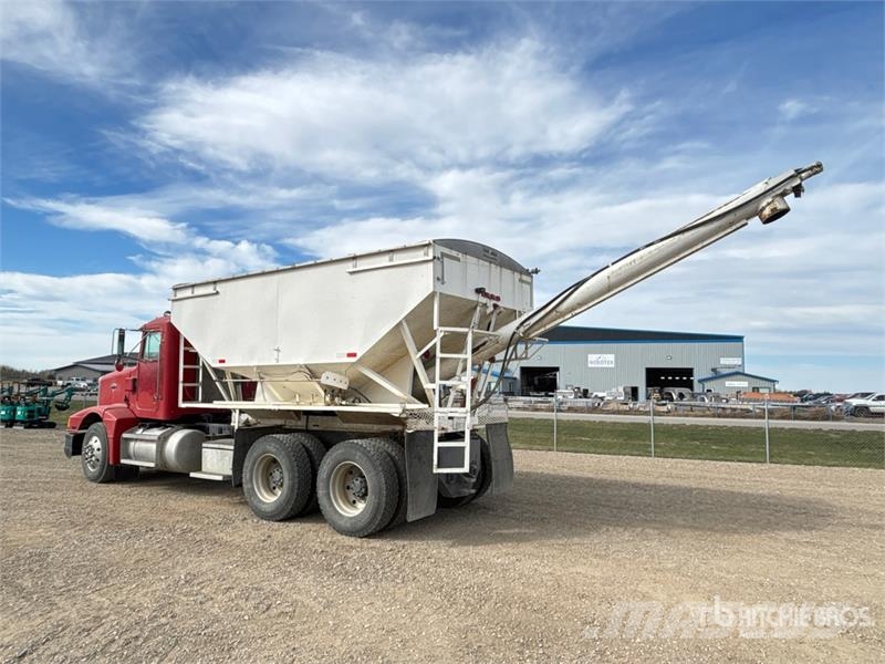 Peterbilt 377 Tender Truck Landbrugs / kornlastbiler