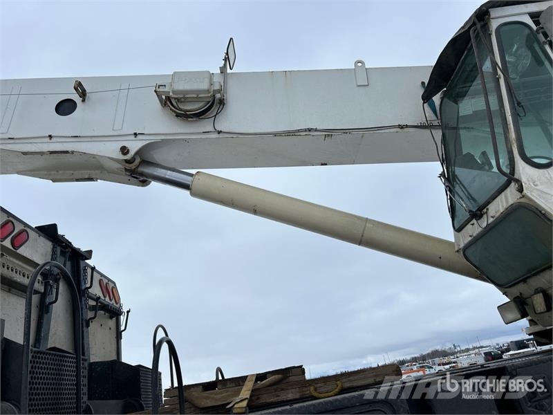Peterbilt 378 Tovornjaki z žerjavom