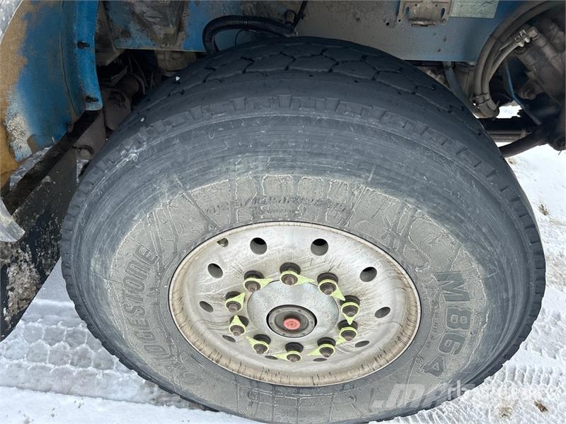 Peterbilt 378 Tovornjaki z žerjavom