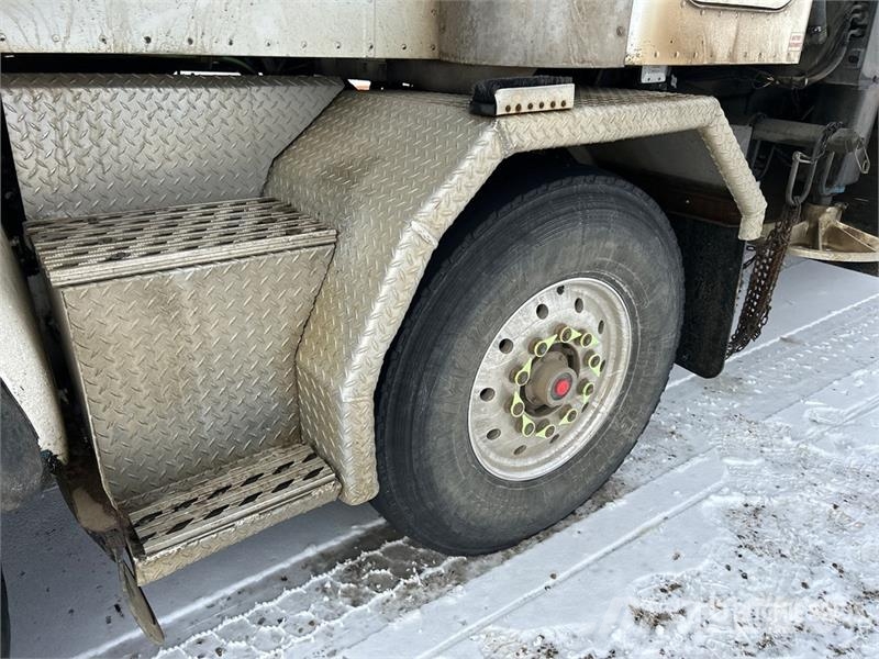 Peterbilt 378 Tovornjaki z žerjavom