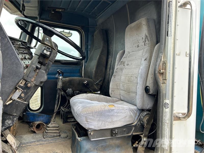 Peterbilt 378 Veepaagiga autod