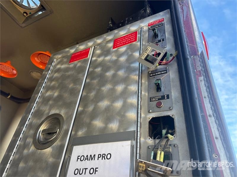 Peterbilt 378 6x4 Fire Truck (Inoperable) Camiones de Bomberos