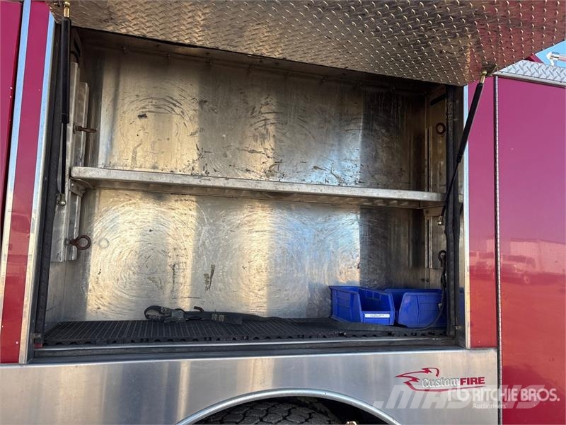 Peterbilt 378 6x4 Fire Truck (Inoperable) Camiones de Bomberos