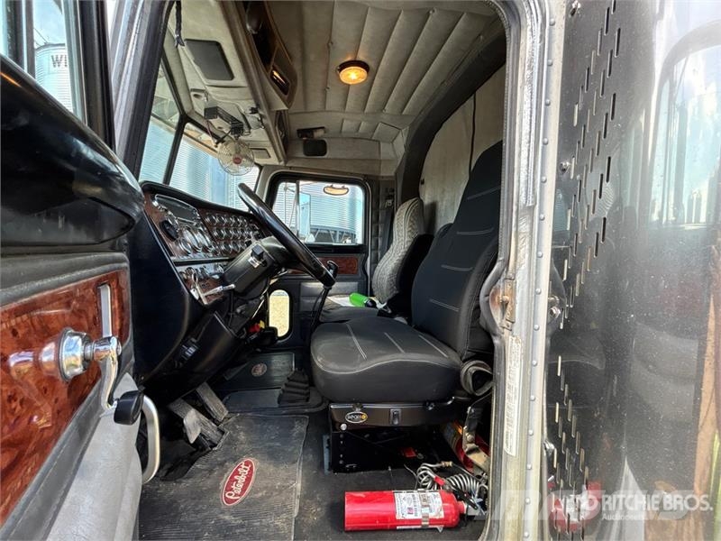Peterbilt 379 Prime Movers