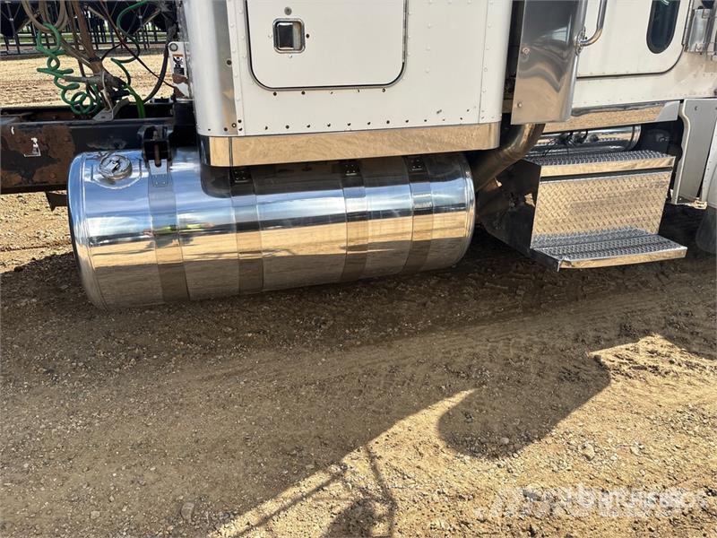 Peterbilt 379 Prime Movers