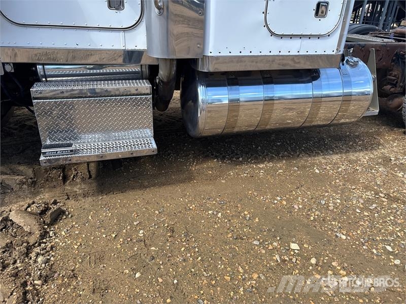 Peterbilt 379 Prime Movers