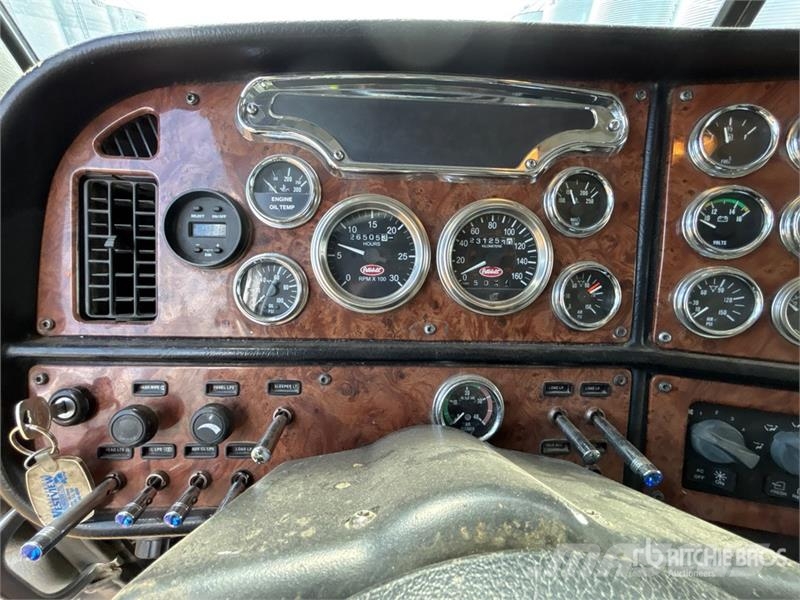 Peterbilt 379 Prime Movers