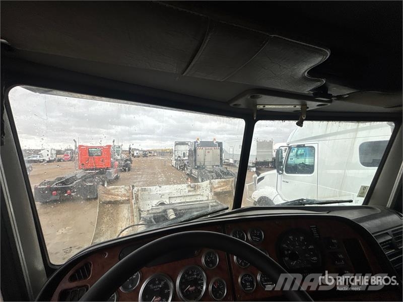Peterbilt 385 6x4 Van Truck Sanduk kamioni