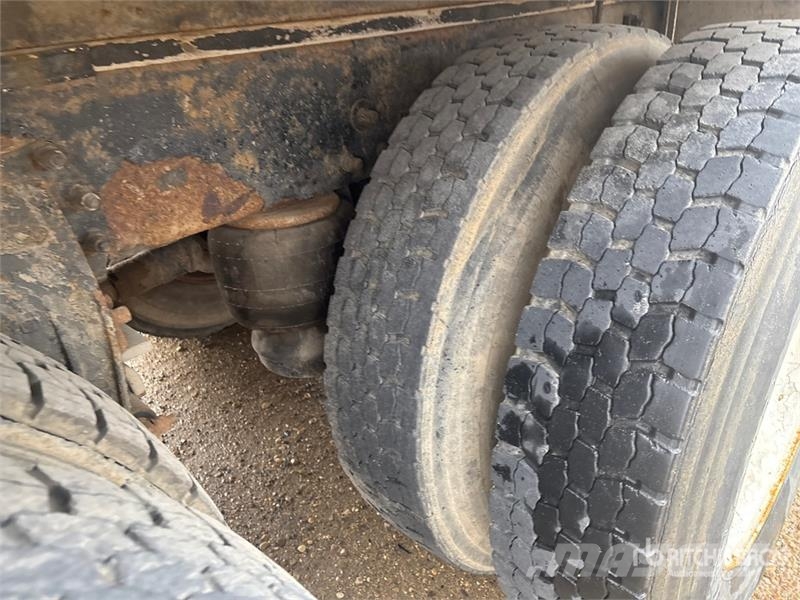 Peterbilt 385 6x4 Van Truck Sanduk kamioni