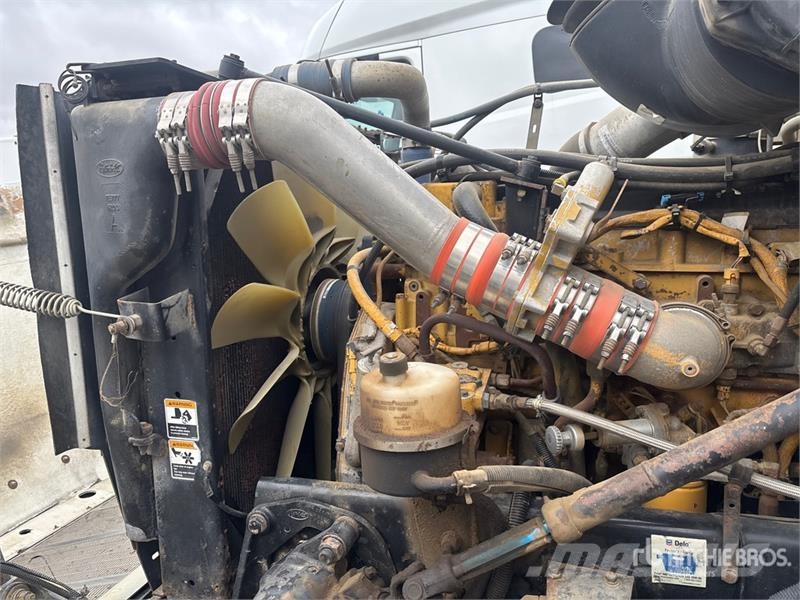 Peterbilt 385 6x4 Van Truck Sanduk kamioni