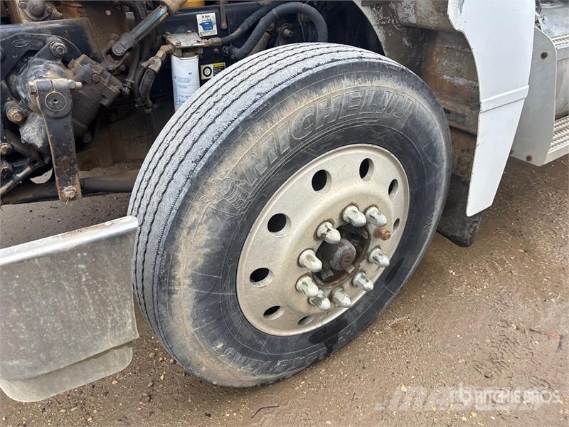 Peterbilt 385 6x4 Van Truck Sanduk kamioni