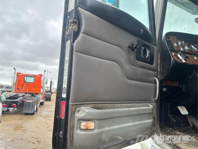 Peterbilt 385 6x4 Van Truck Sanduk kamioni