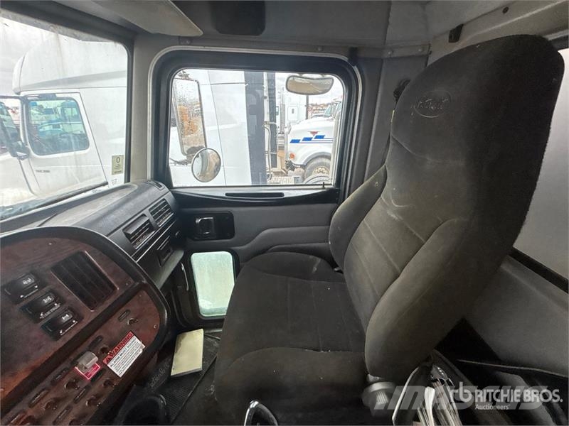 Peterbilt 385 6x4 Van Truck Sanduk kamioni