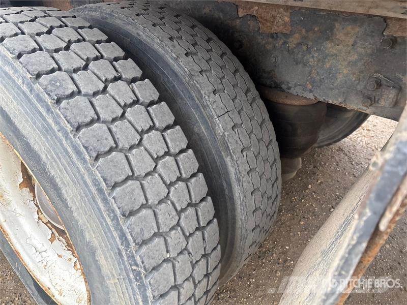 Peterbilt 385 6x4 Van Truck Sanduk kamioni
