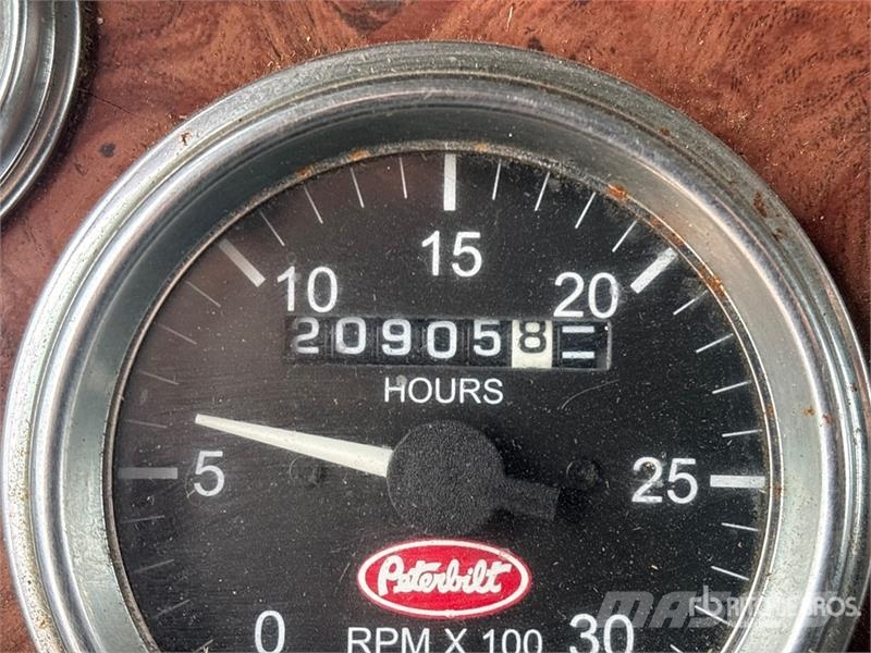 Peterbilt 385 6x4 Van Truck Sanduk kamioni